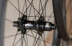 PAIRE DE ROUES ENDURO E13 LG1 DH / FORMULA 27.5 -TRANSMISSIONS Ventes A21WHALCEND27 02 2000