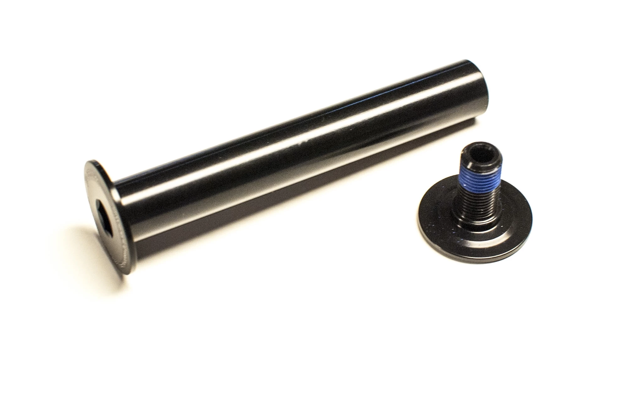 AXE DE U LINK / TRIANGLE ARRIERE SUPREME DH V4 ET V4.2 1 AXE DE U LINK / TRIANGLE ARRIERE SUPREME DH V4 ET V4.2